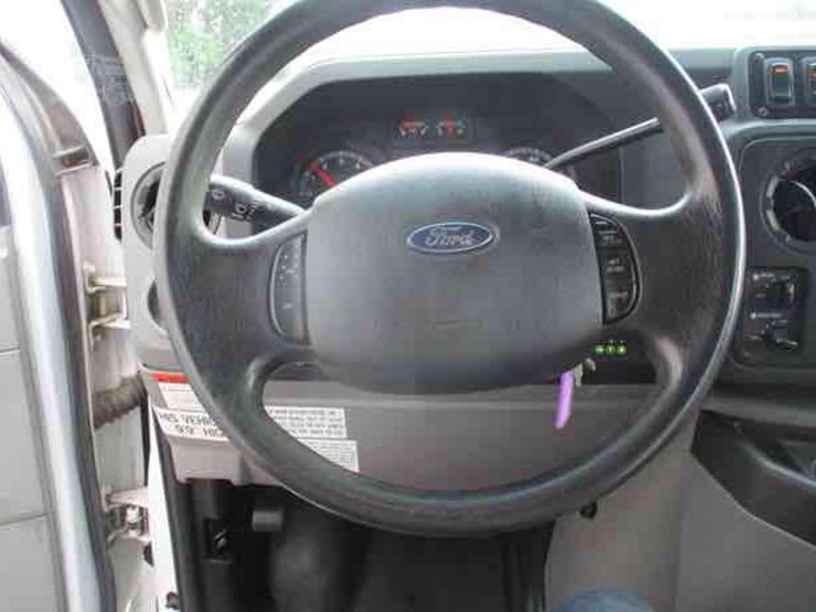 2013-ford-e450-image-9