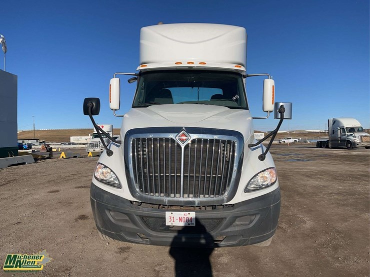 2017-international-prostar-image-9