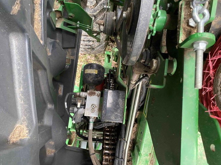 mchale-750-v6-round-baler,-image-36