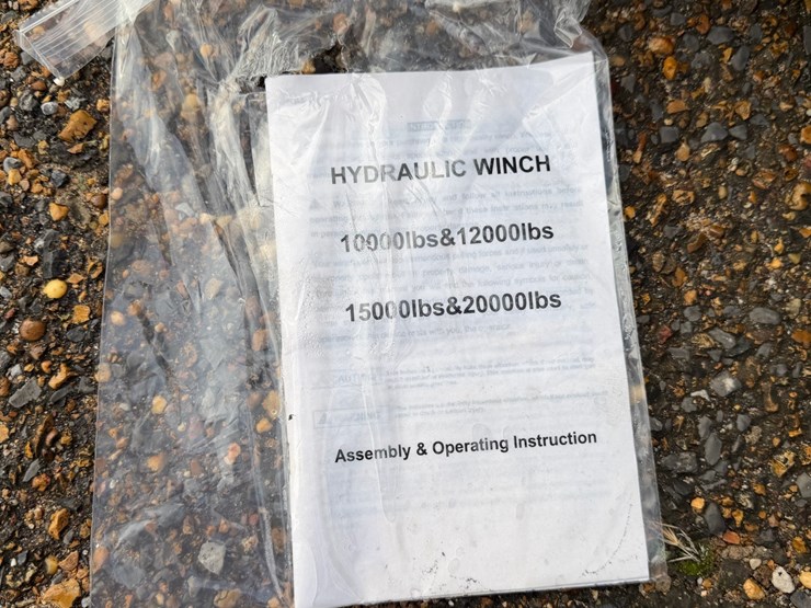 #7943-•-skid-steer-hyd-winch-image-3