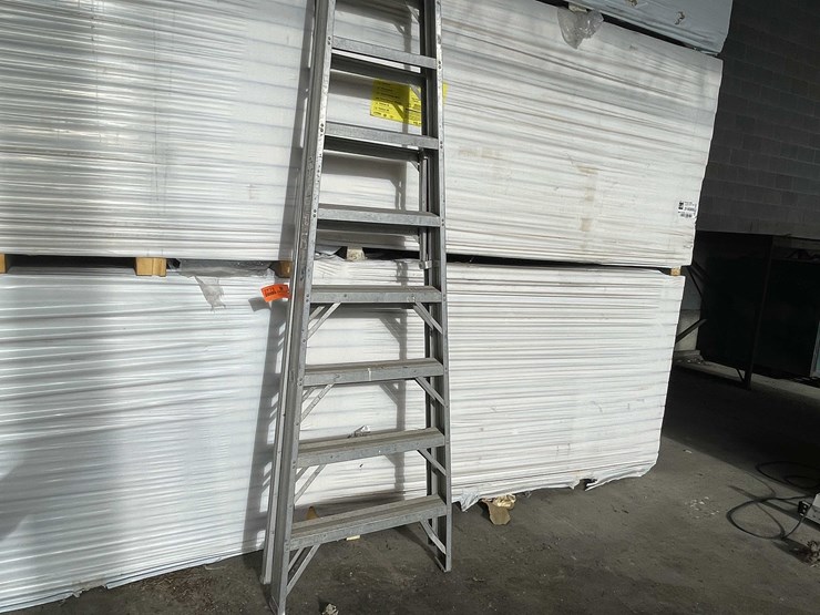 #2775-•-aluminum-12'-ladder-image-9