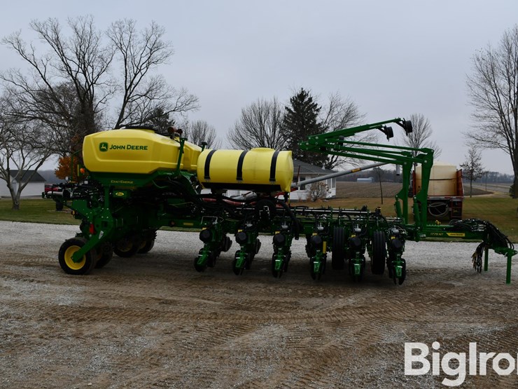 2023-john-deere-1775nt-image-4