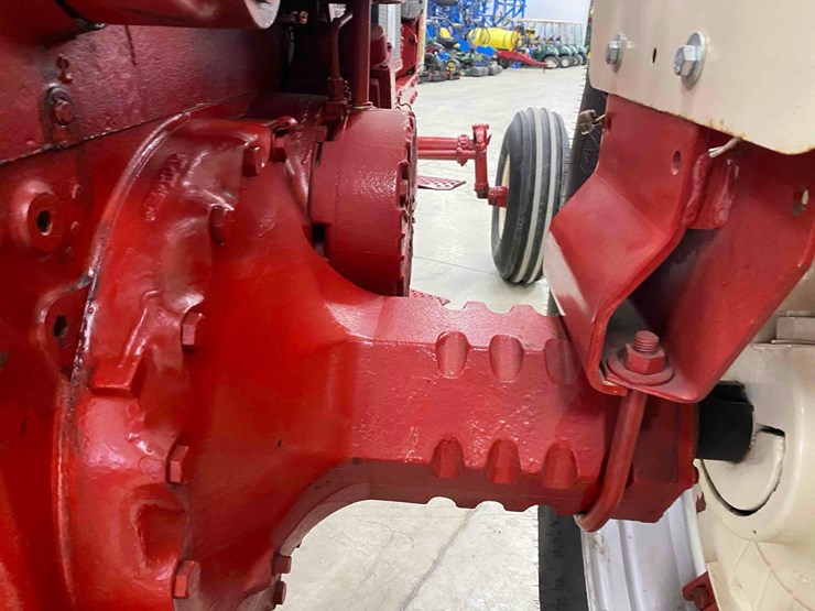 farmall-1206-open-station-restored-image-38