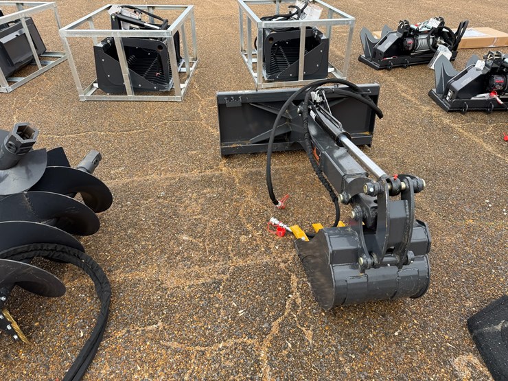 #7946-•-skid-steer-big-arm-backhoe-image-5