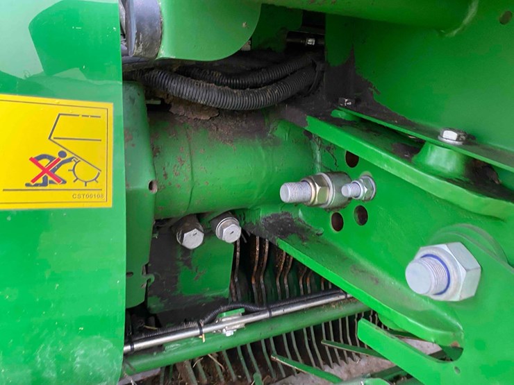 mchale-750-v6-round-baler,-image-46