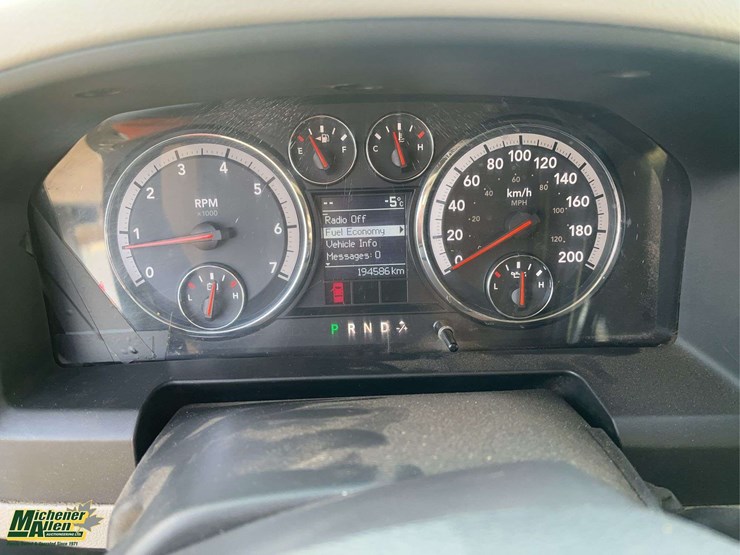 2012-dodge-3500-image-18