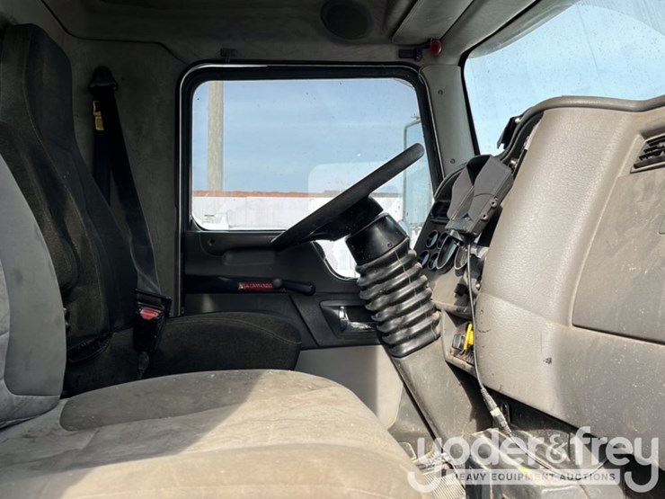 2007-kenworth-t300-image-60