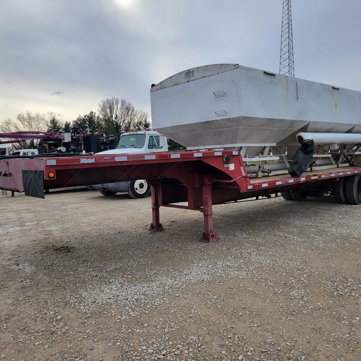 2003 B&B step deck trailer w/ 10 ton dry fertilizer tender