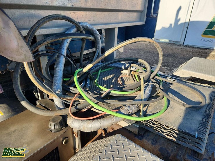 2013-peterbilt-388-image-33