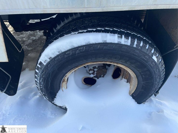 2014-ford-e-series-s/a-cube-van-image-20