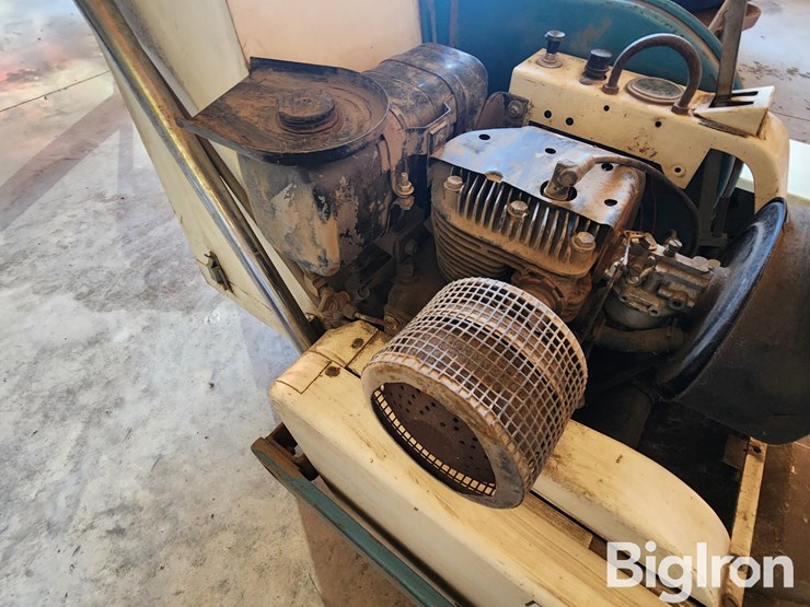 tennant-42hd-power-sweeper-image-14