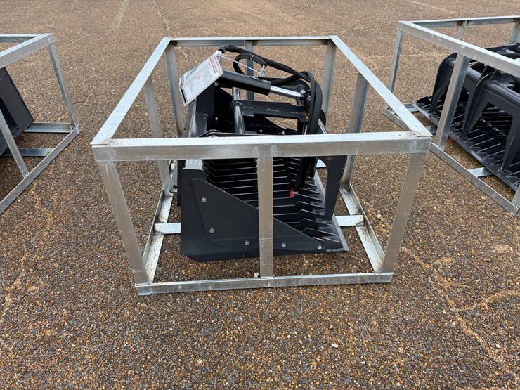 #7947-•-mini-skid-steer-rock-grapple-image-1