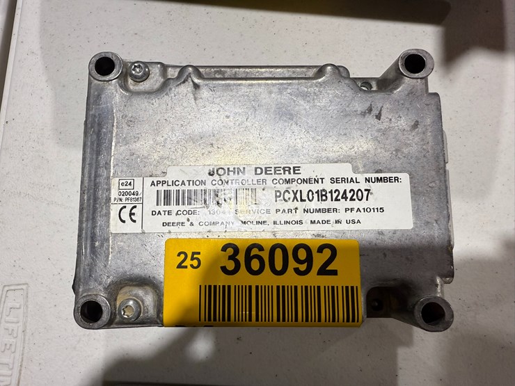 #41-•-john-deere-application-controller-pcxl01b124207-inv#-36092-image-4