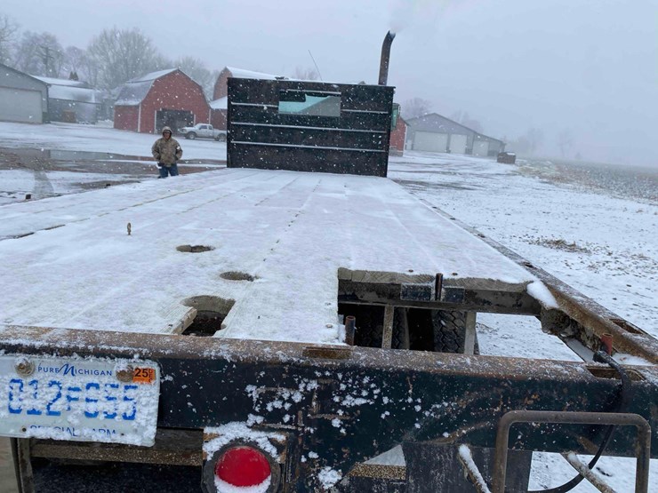 1983-ford-9000-image-27