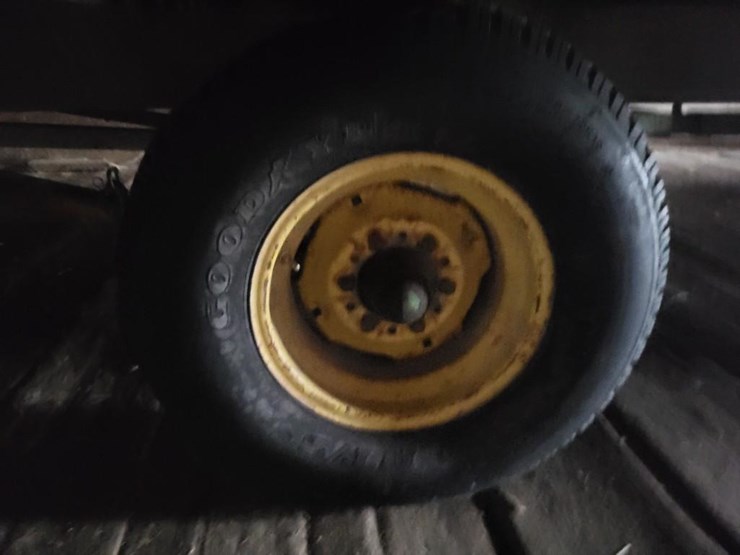 john-deere-1065-image-12