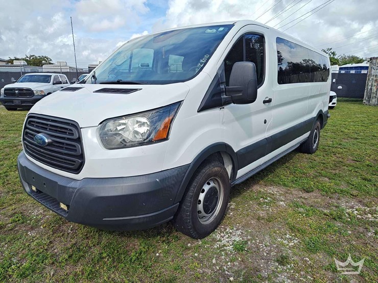 2018-ford-transit-image-1