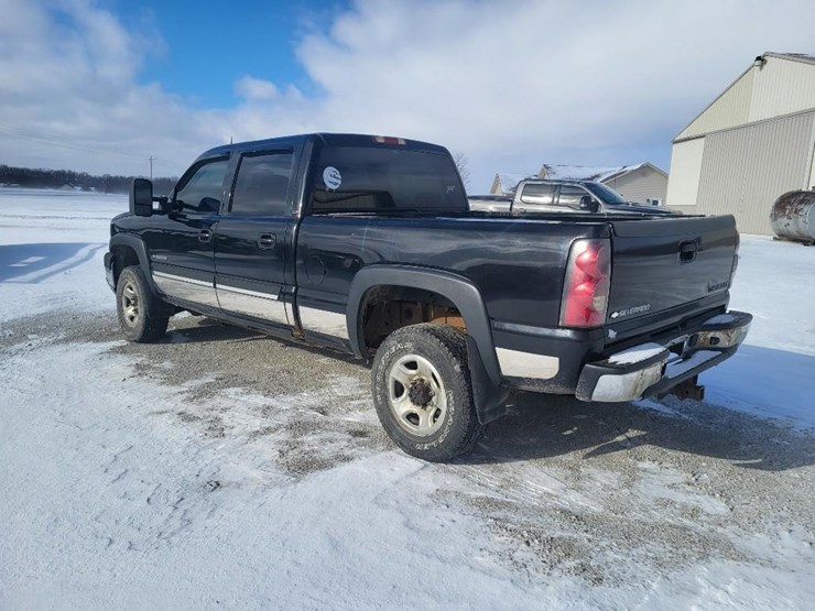 2004-chevrolet-2500hd-image-5