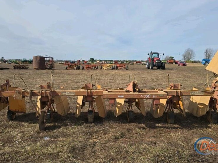 brown-6-row-covered-sprayer,-s/n-189-image-7