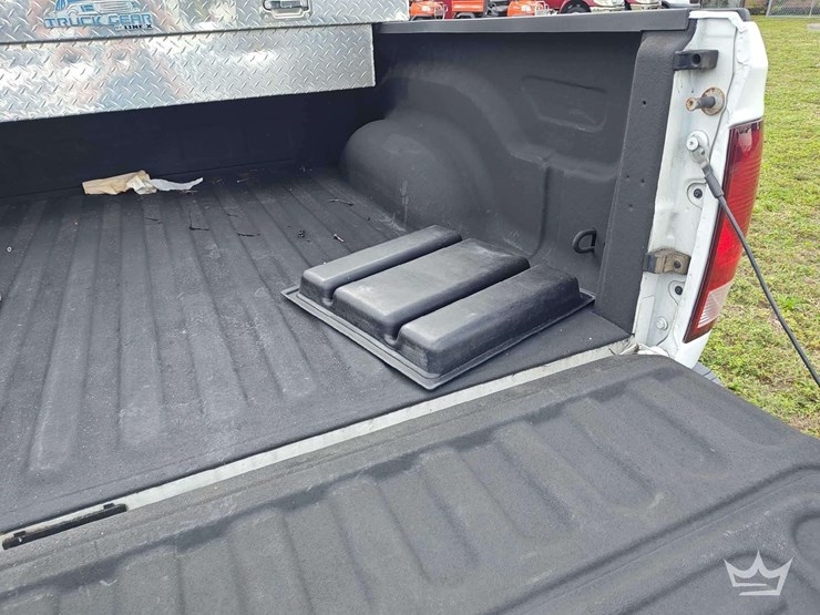 2017-dodge-1500-image-18