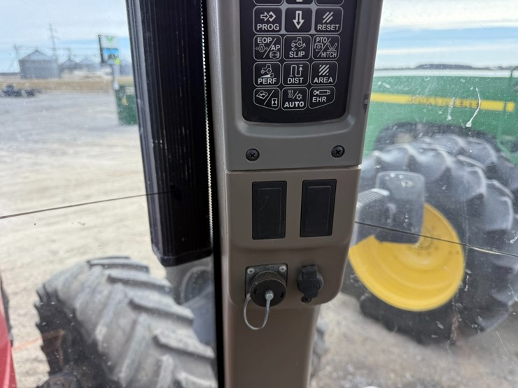 2015-case-ih-340-image-62