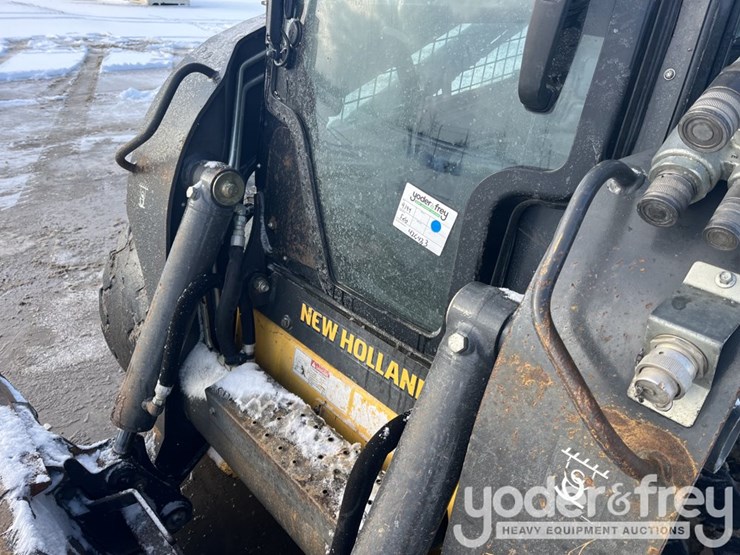 2017-new-holland-l234-image-15