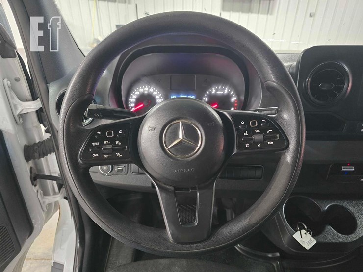 2019-mercedes-benz-sprinter-4500-image-10