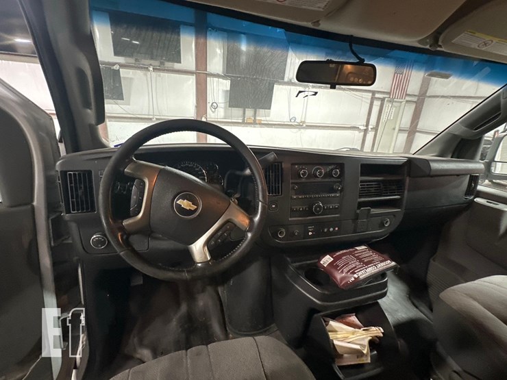 2018-chevrolet-express-2500-image-13