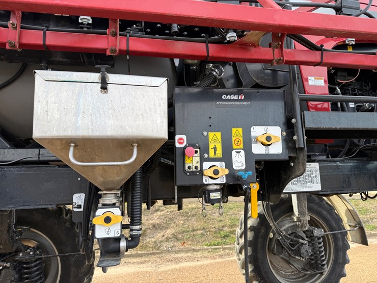 2019-case-ih-patriot-2250-image-16