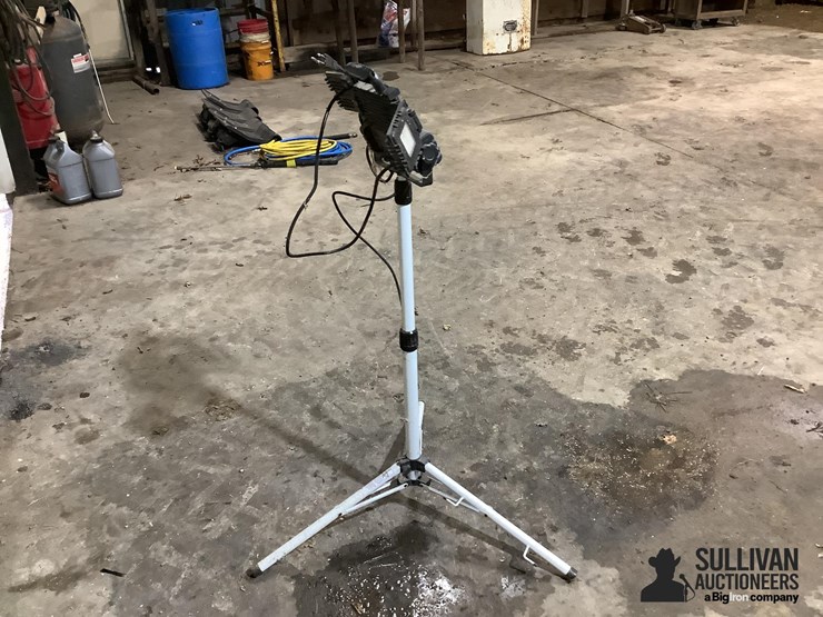 smart-electrician-work-light-image-4