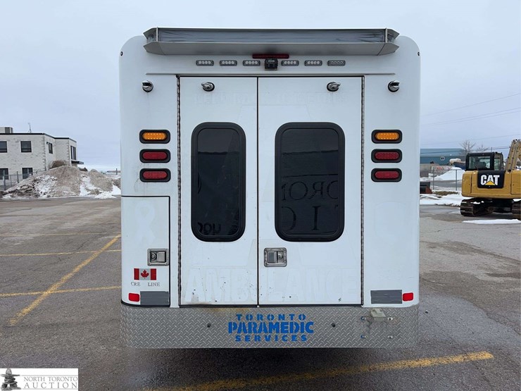 2016-chevrolet-express-g3500-image-6