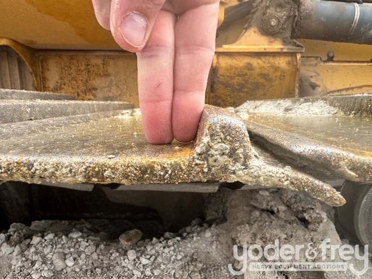 2016-deere-700k-lgp-image-14