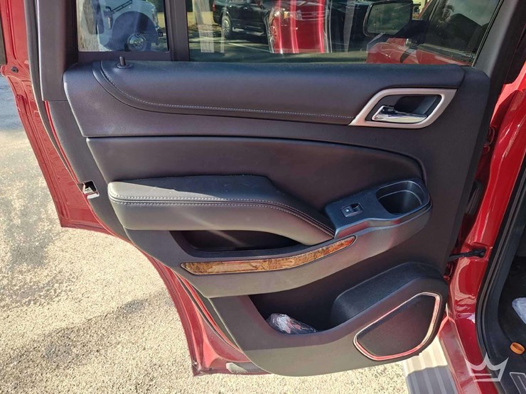 2015-gmc-yukon-denali-image-10