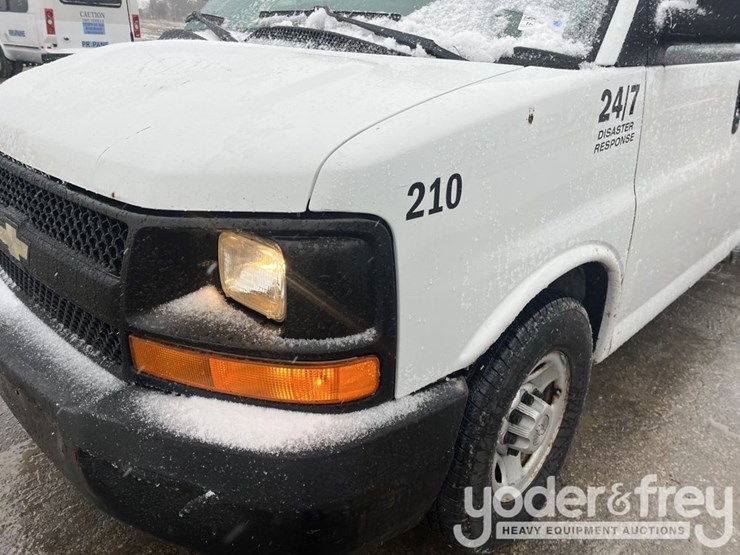 2009-chevrolet-express-3500-image-13