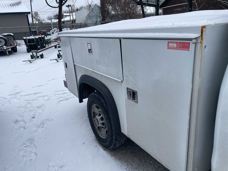 2017-chevrolet-2500-image-29