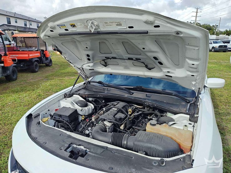 2018-dodge-charger-sedan-image-17