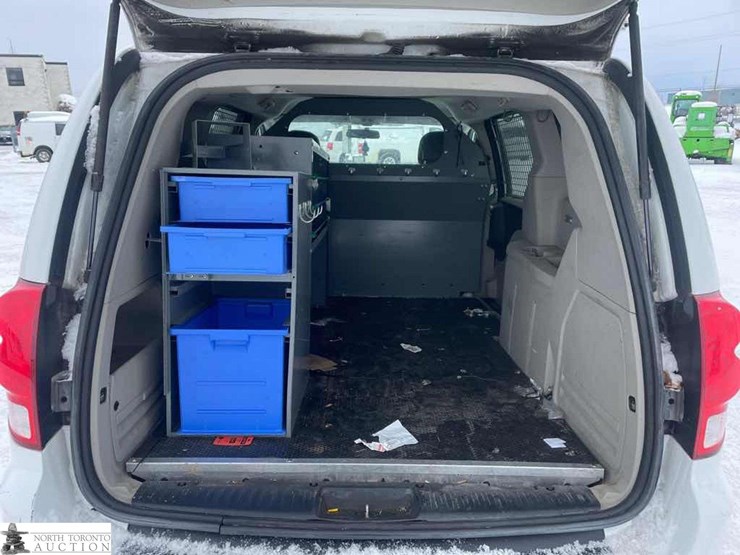 2015-ram-tradesman-image-12