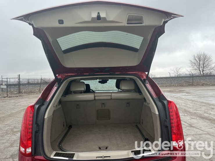 2014-cadillac-srx-image-31