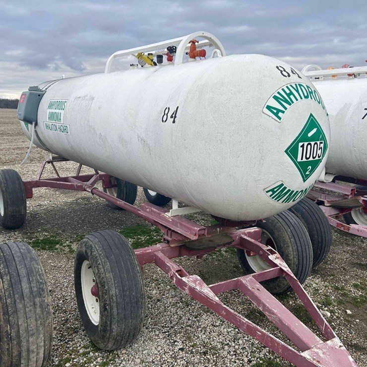1000 Gal. NH3 Tank on Gear #84