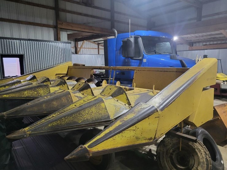 new-holland-974-image-2