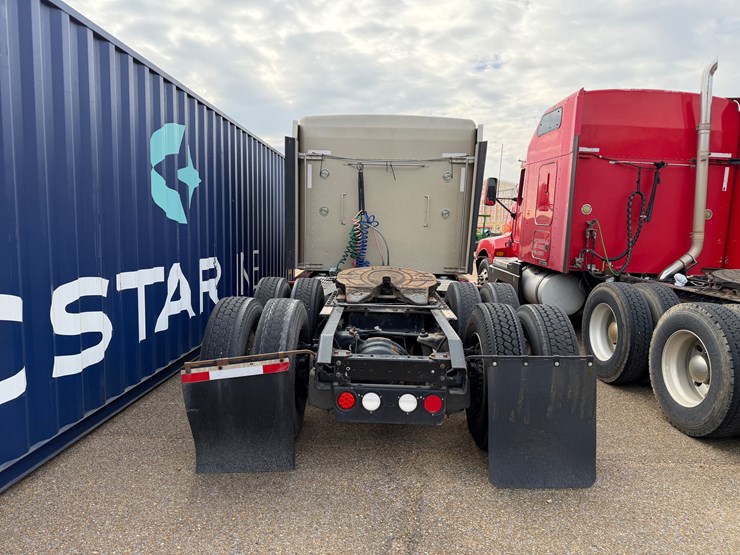 2014-kenworth-t660-image-5