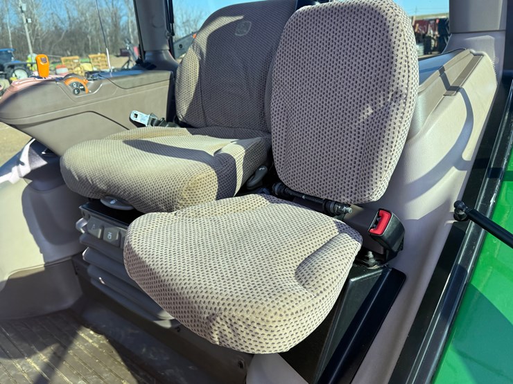 john-deere-6145r-image-19