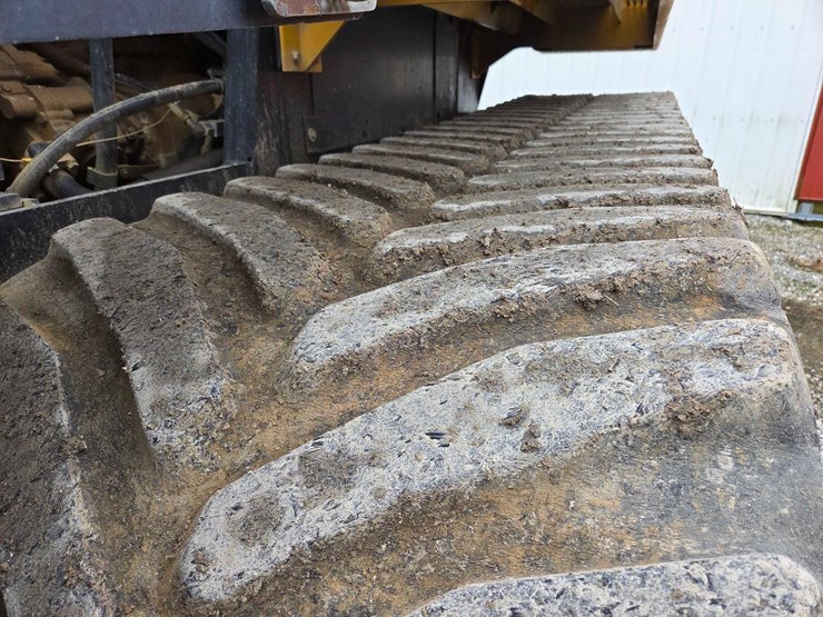 cat-75c-track-tractor-image-3