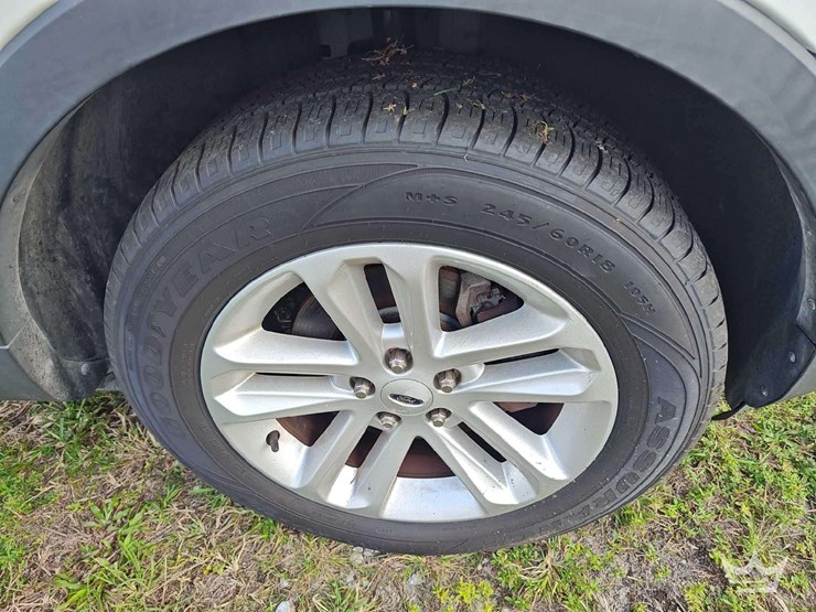 2012-ford-explorer-image-39