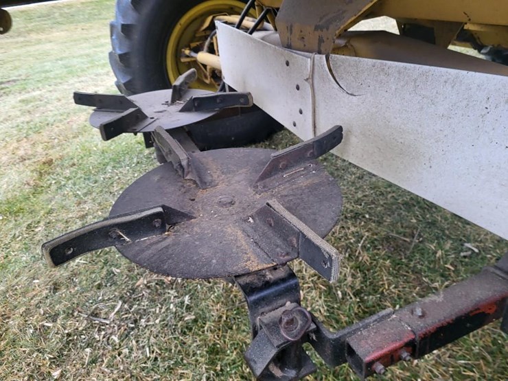 new-holland-tr88-image-40