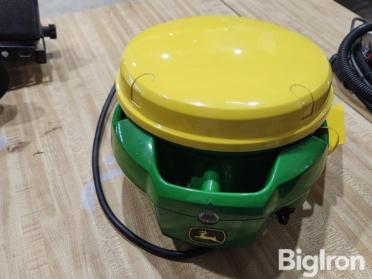 john-deere-starfire-7000-reciever-image-2