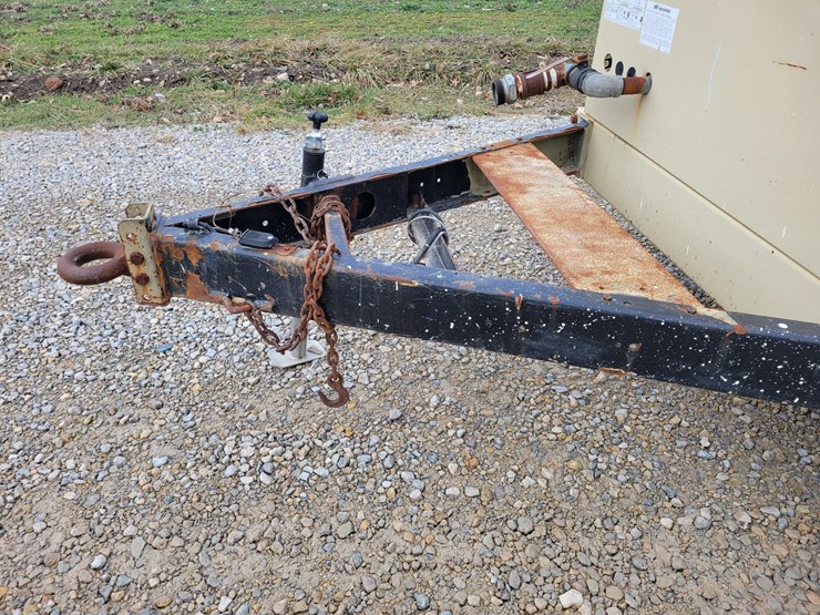 2004-ingersoll-rand-xp375-image-3