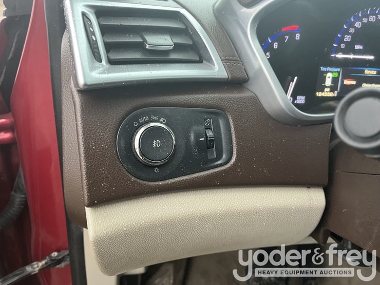 2014-cadillac-srx-image-24