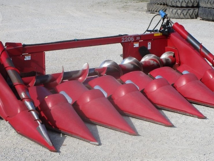 3082---(2002)-case-2206-6-row-corn-head-(sn#-haj0018059)-image-1
