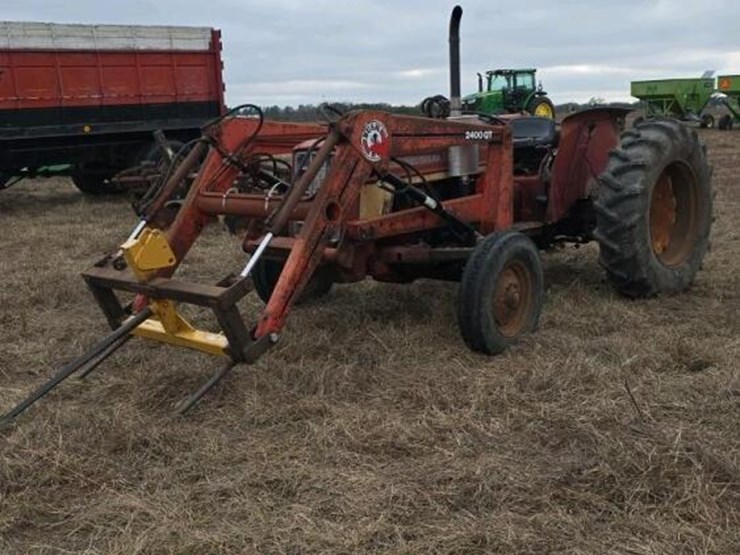 internatonal-454d-tractor,-s/n-u006101:-bush-hog-loader-w/-hay-spear,-meter-shows-7611-hrs-image-10