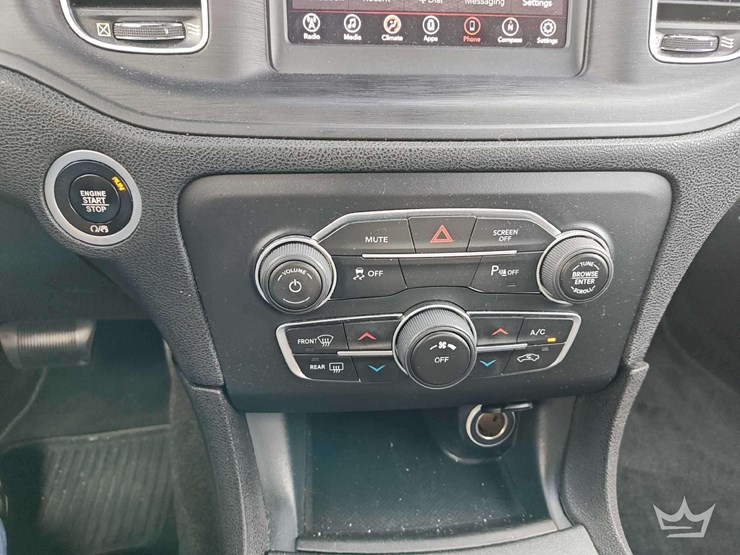 2018-dodge-charger-sedan-image-39